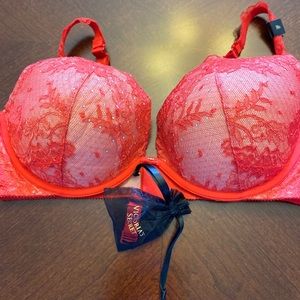 NWT VS Red lace push up bra with extra straps